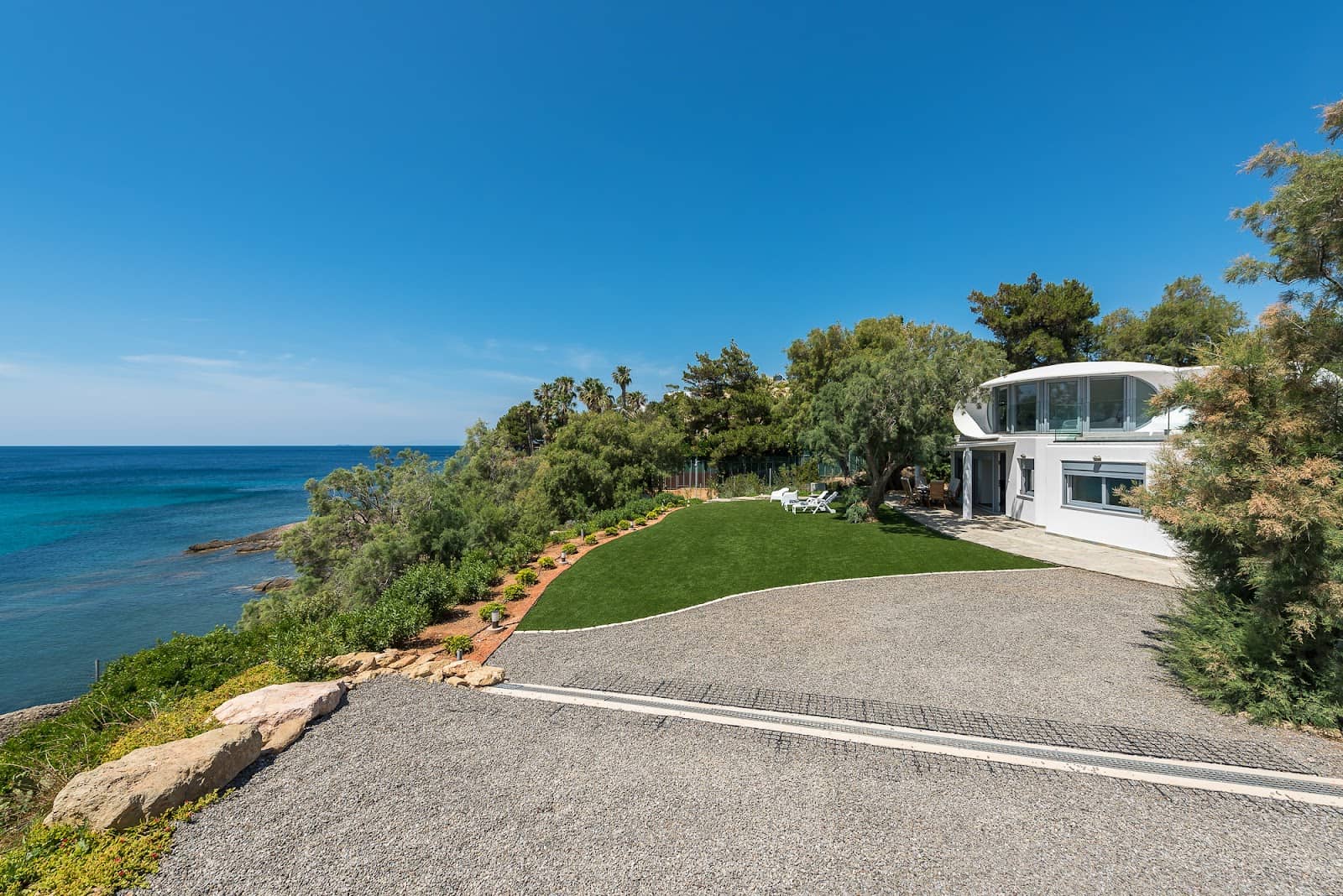 Peaceful Coastal Getaway