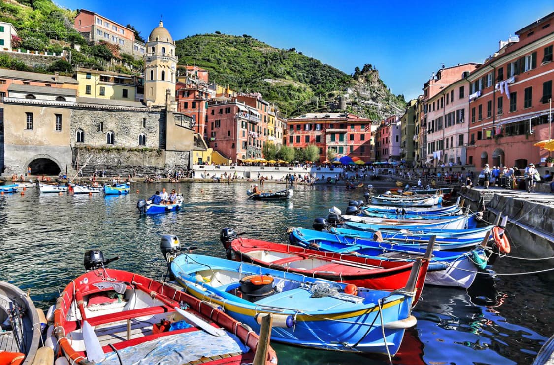 Vernazza Train Station - Image 1