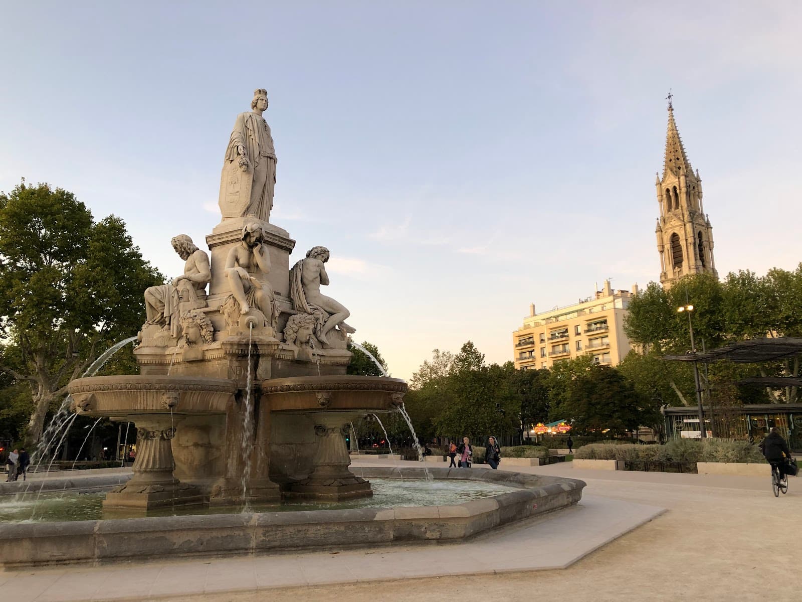 Esplanade Charles-de-Gaulle - Image 1