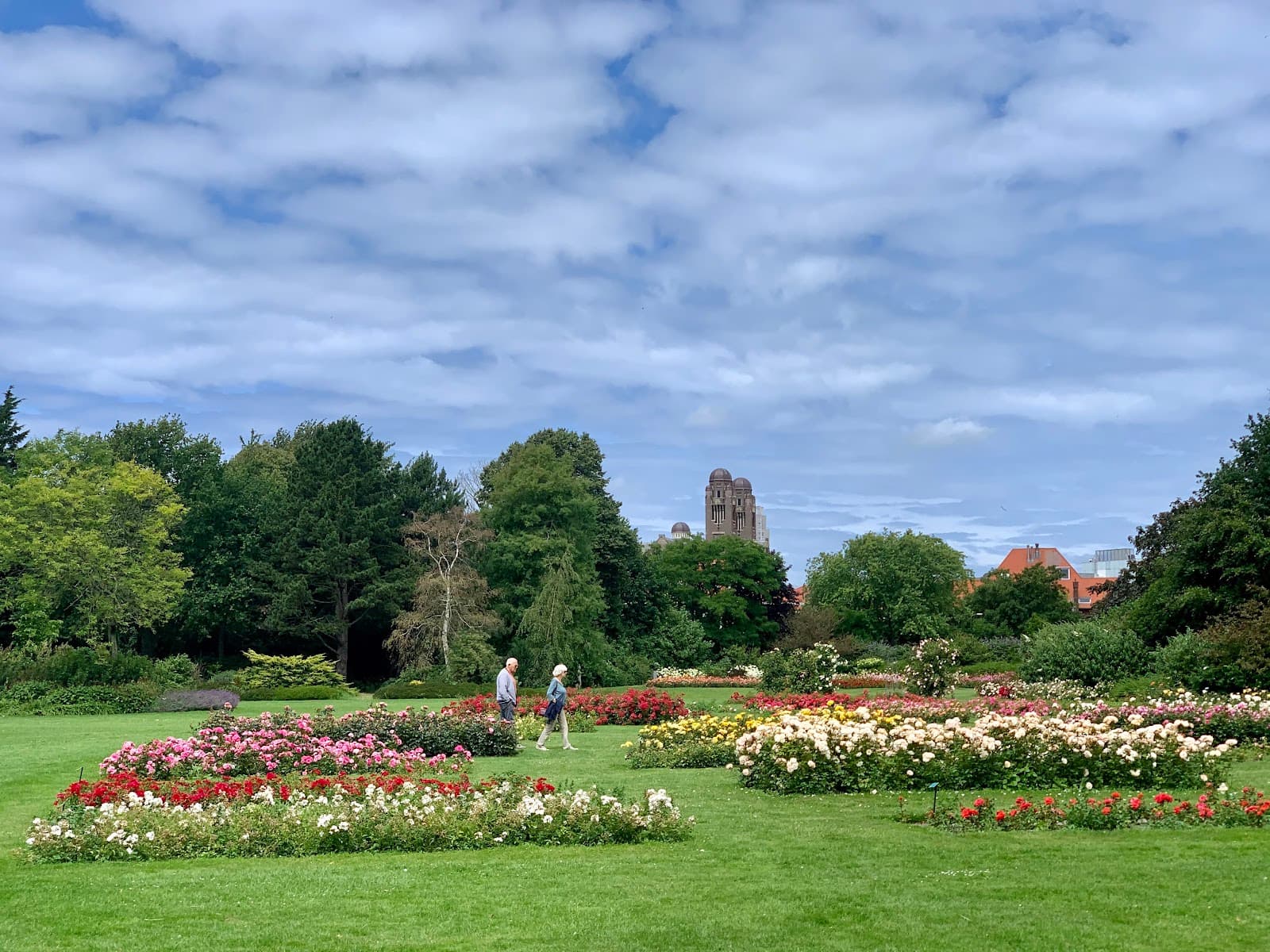 Westbroekpark & Rose Garden - Image 1