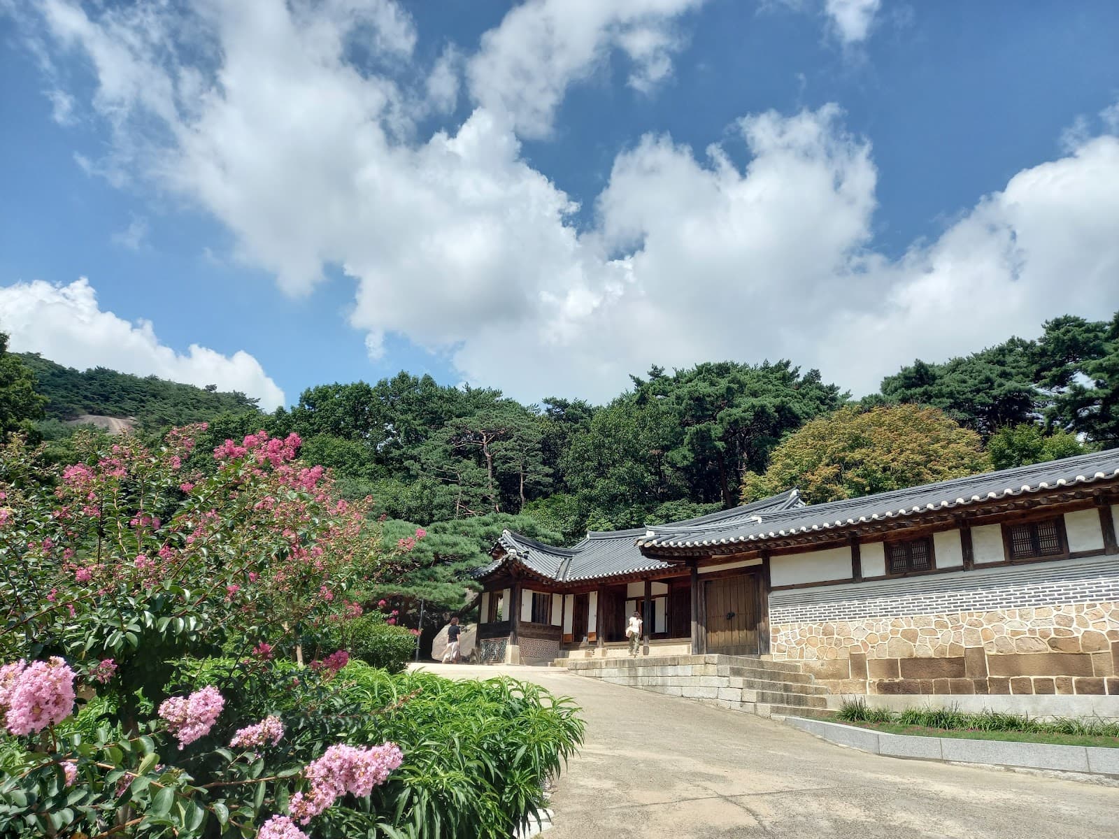 Seokpajeong Seoul Museum - Image 1