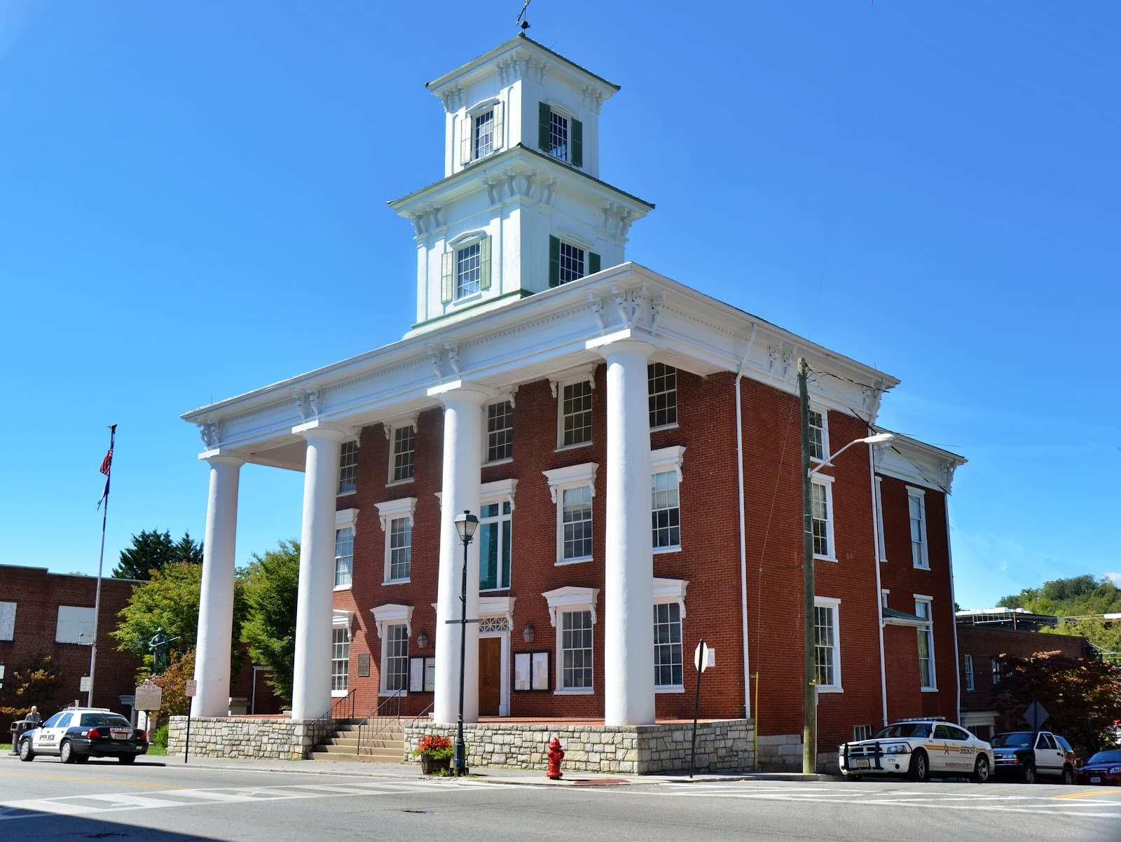 Washington County Courthouse (Abingdon) - Image 1