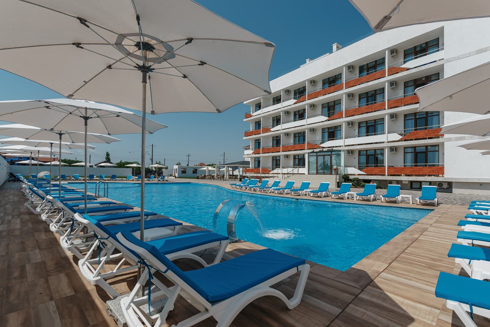 Zatoka Beach Resort - Image 1