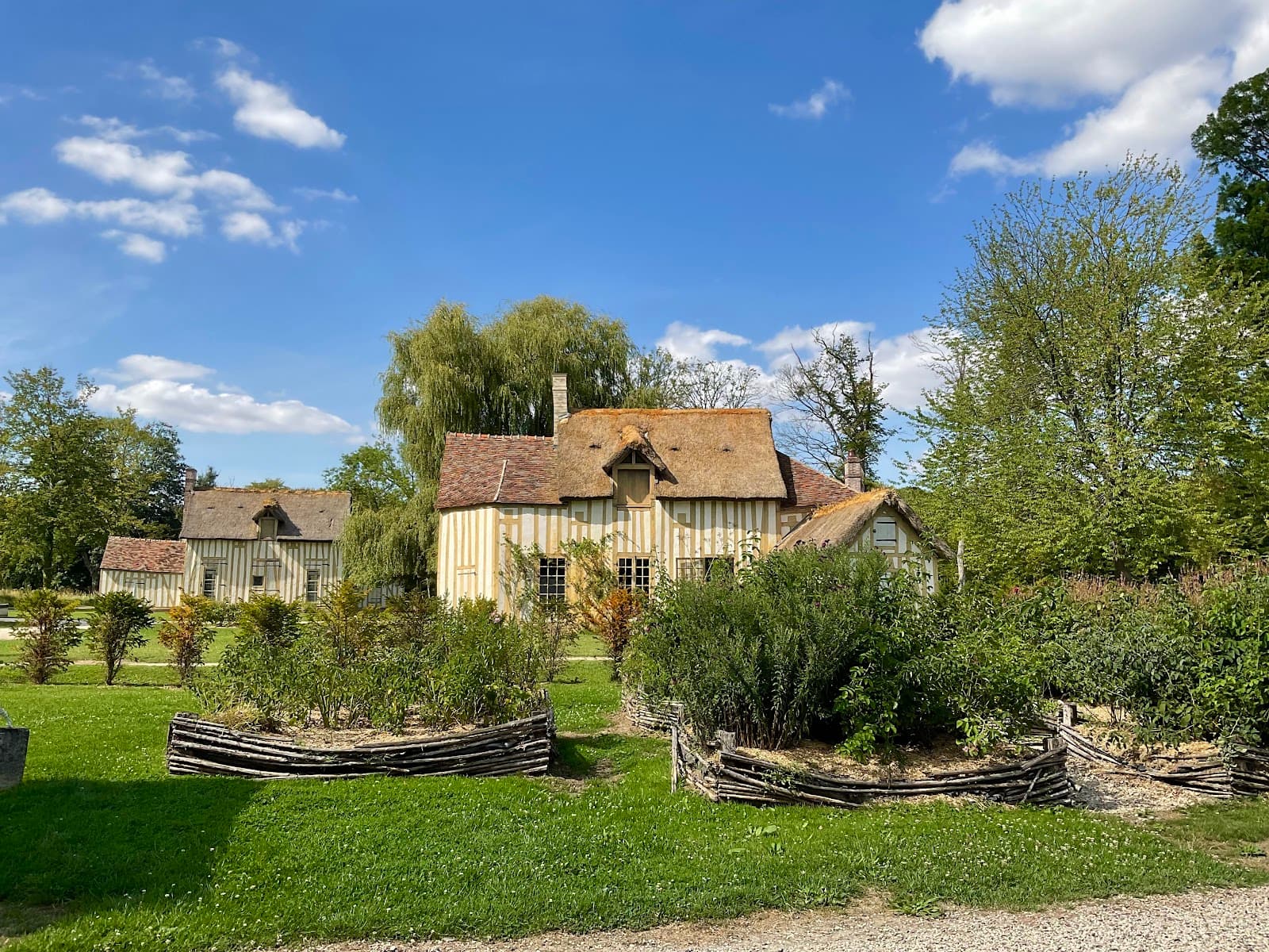 Hameau de Chantilly - Image 1