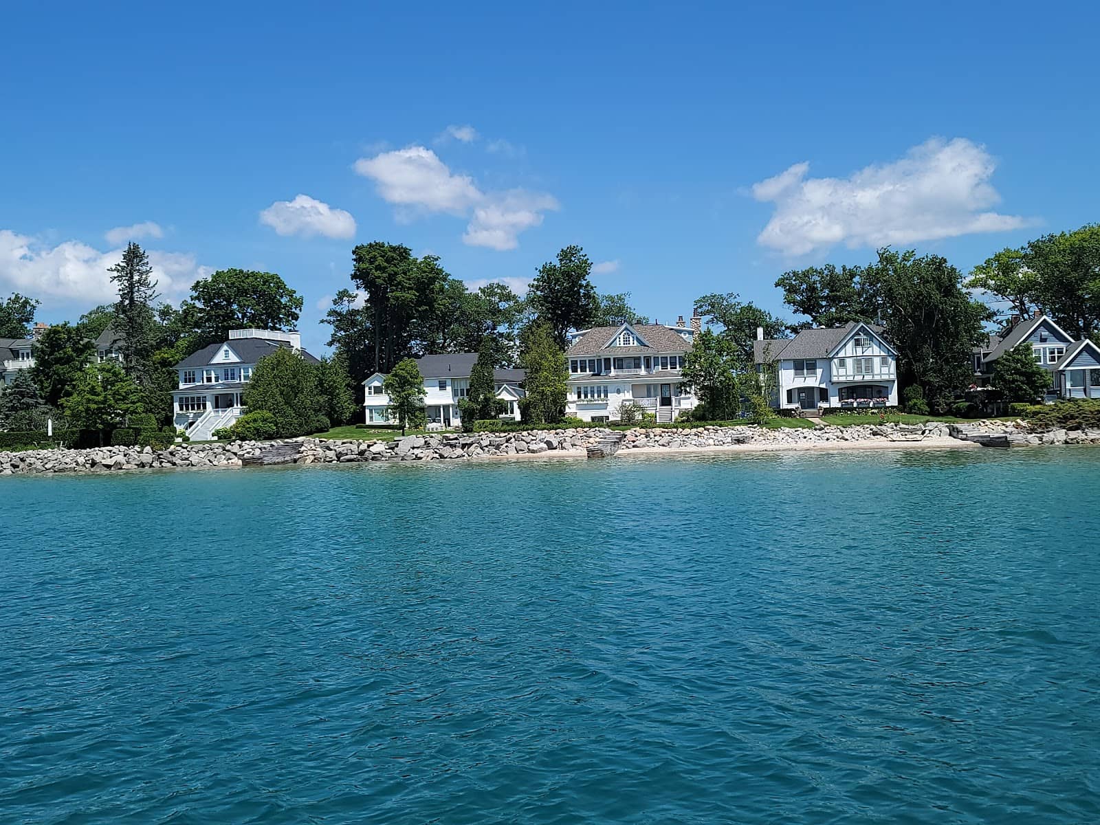 Downtown Shopping & Dining