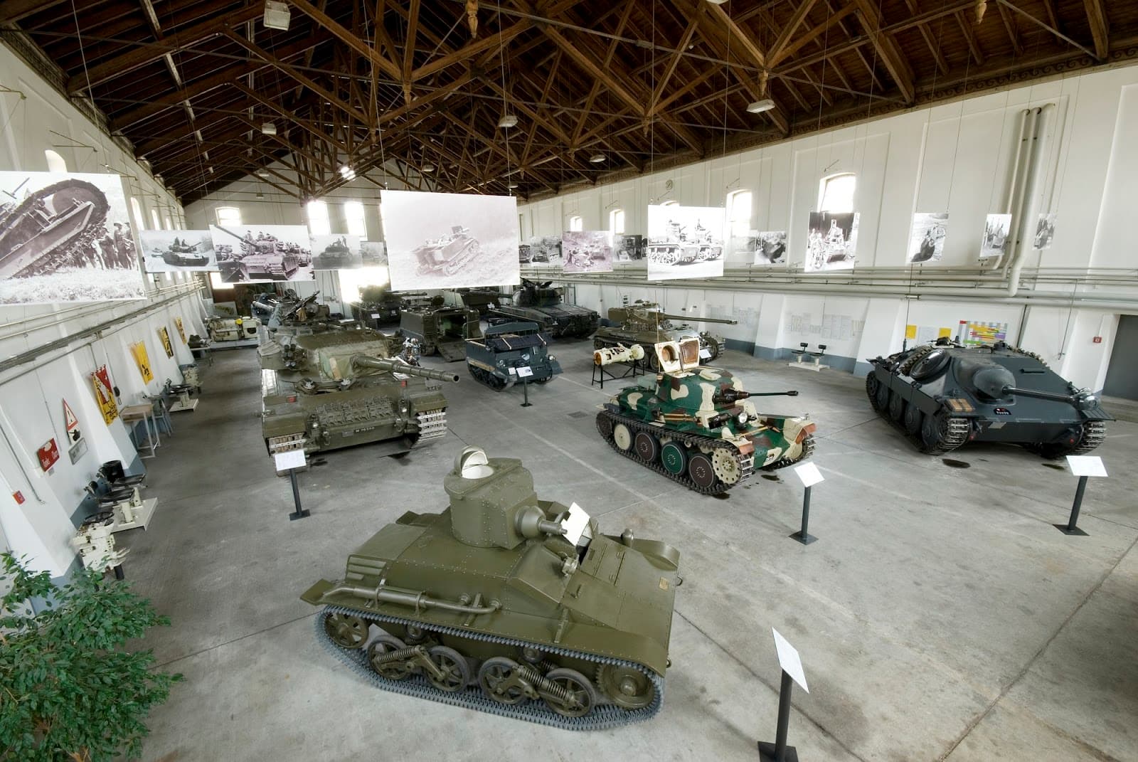 Panzermuseum Thun - Image 1