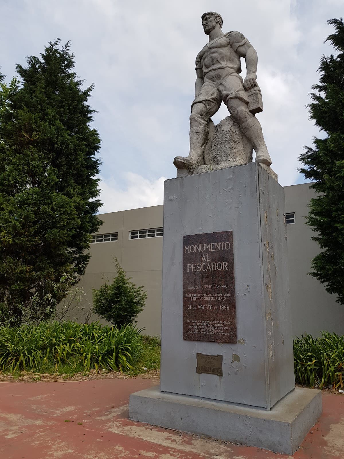 Monumento al Pescador Puerto - Image 1
