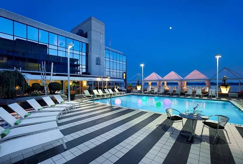 Radisson Blu Toronto Downtown - Image 1