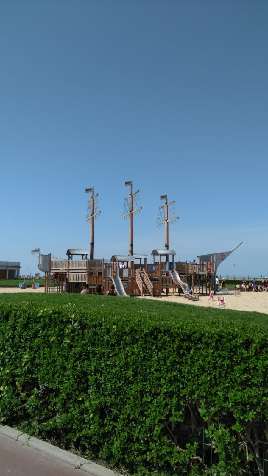 Boulevard de Verdun Promenade - Image 1