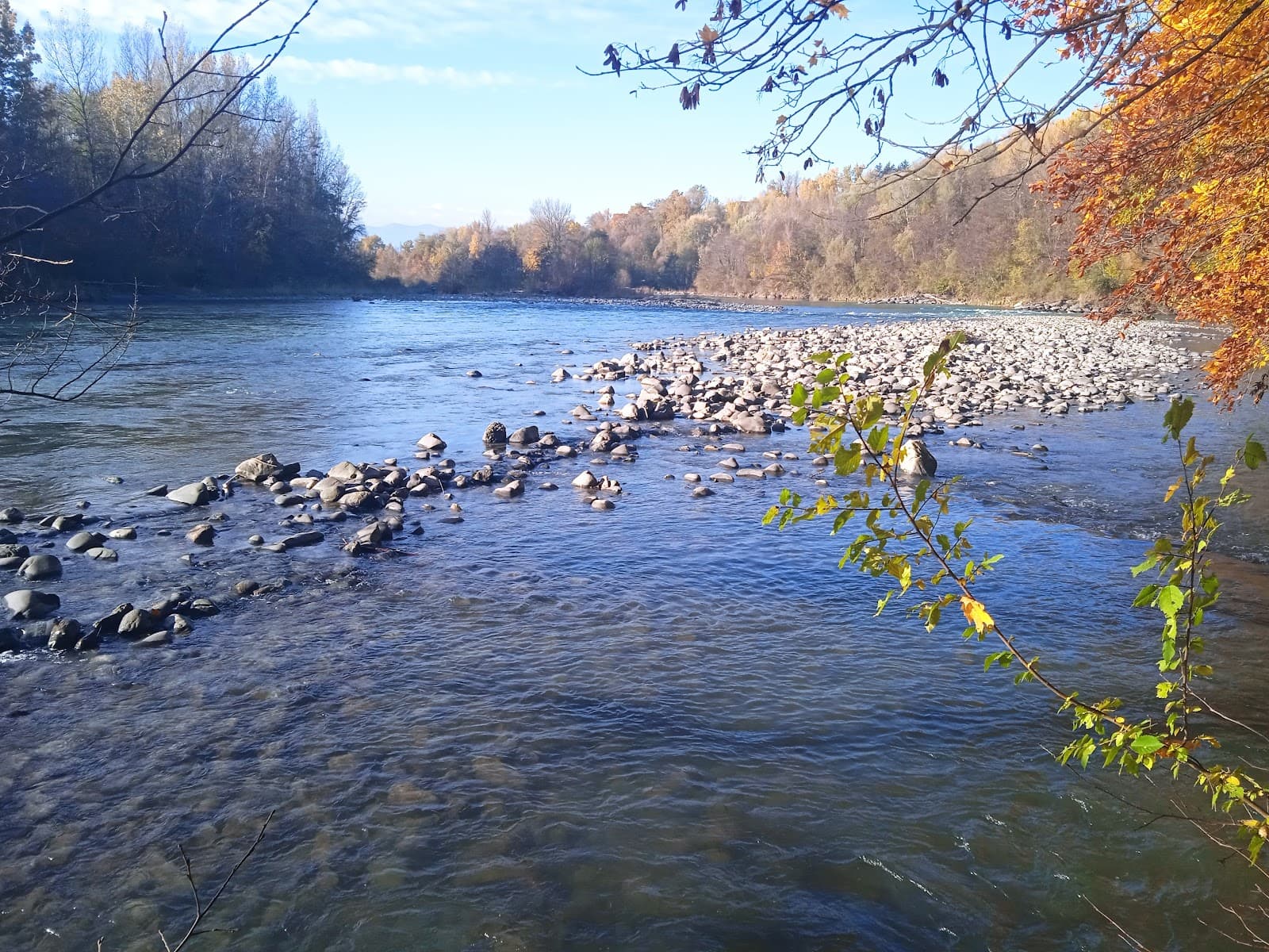 Évian-les-Bains lakeside promenade - Image 1