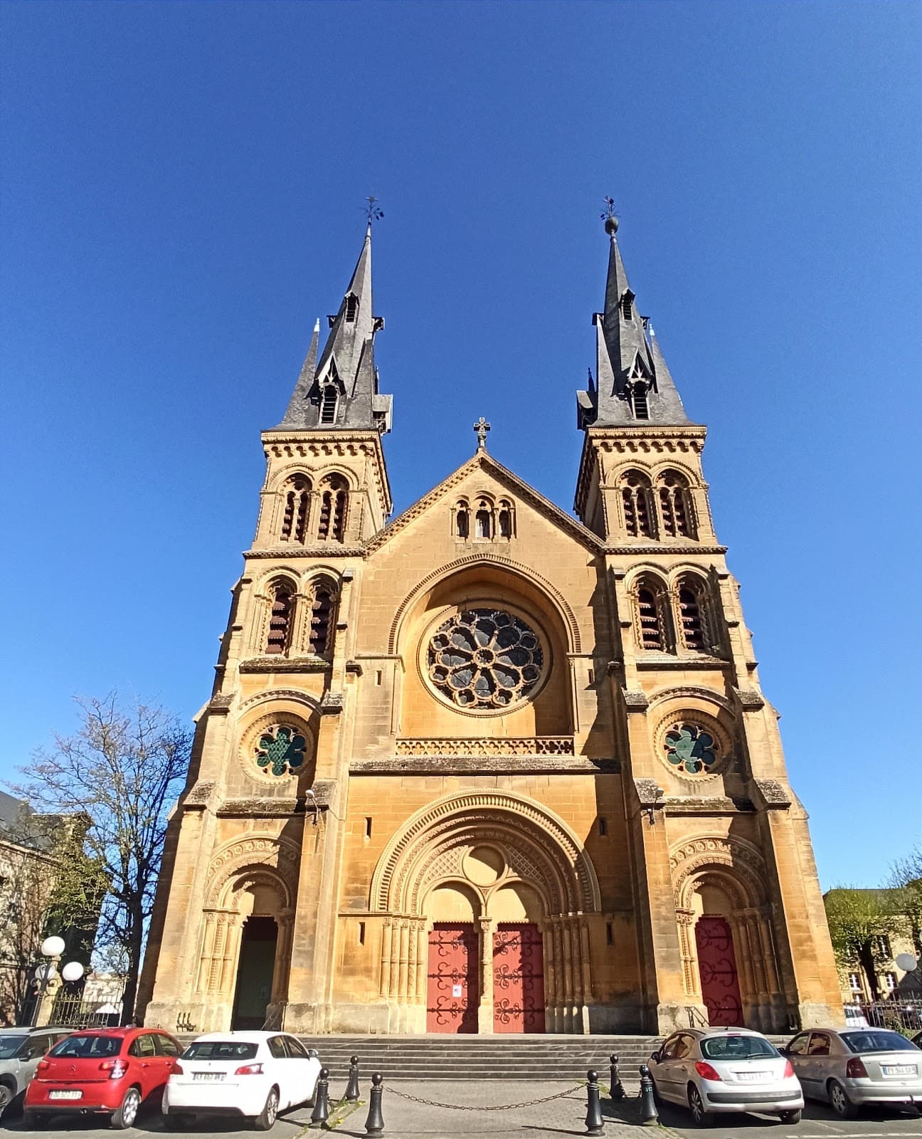 Église Saint-Rémi de Mohon - Image 1