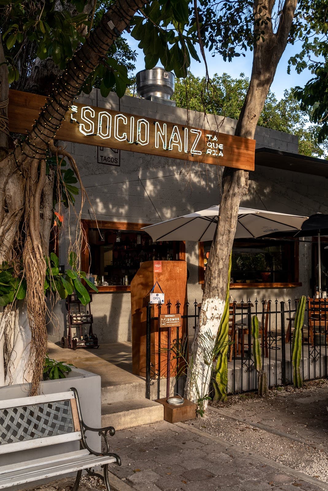 Various taco stands in Cancun - Image 1