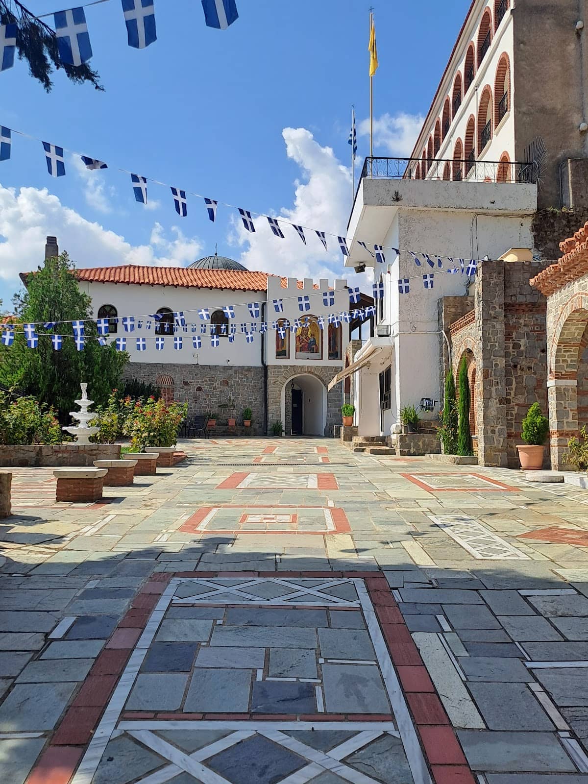 Lush Mountain Setting