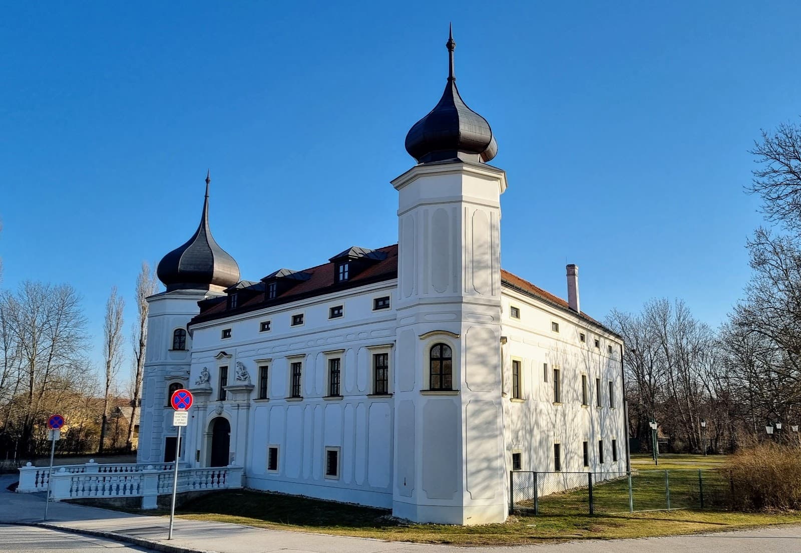 Schloss Rothmühle - Image 1