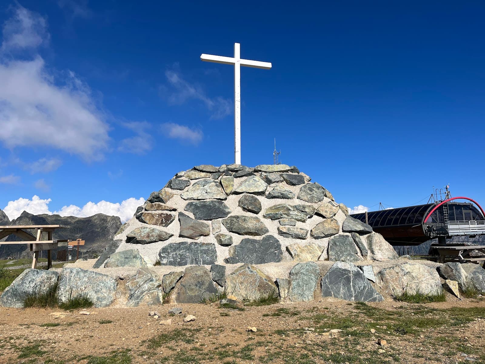 La Croix de Chamrousse - Image 1