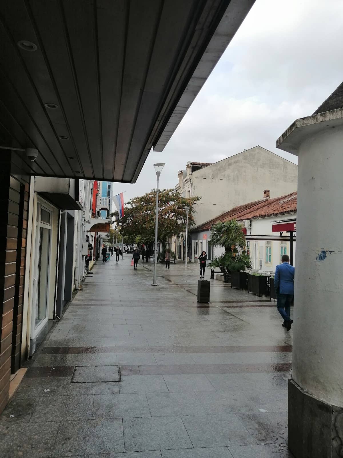 Local Cafes & Bistros