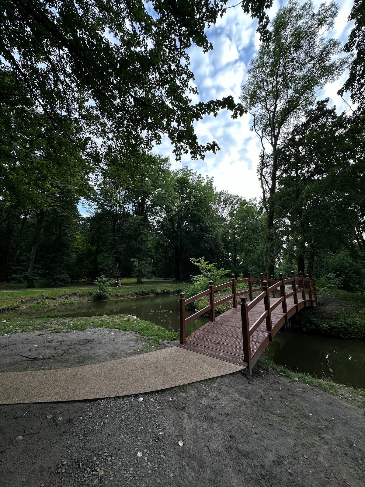 Slocina Manor Park - Image 1
