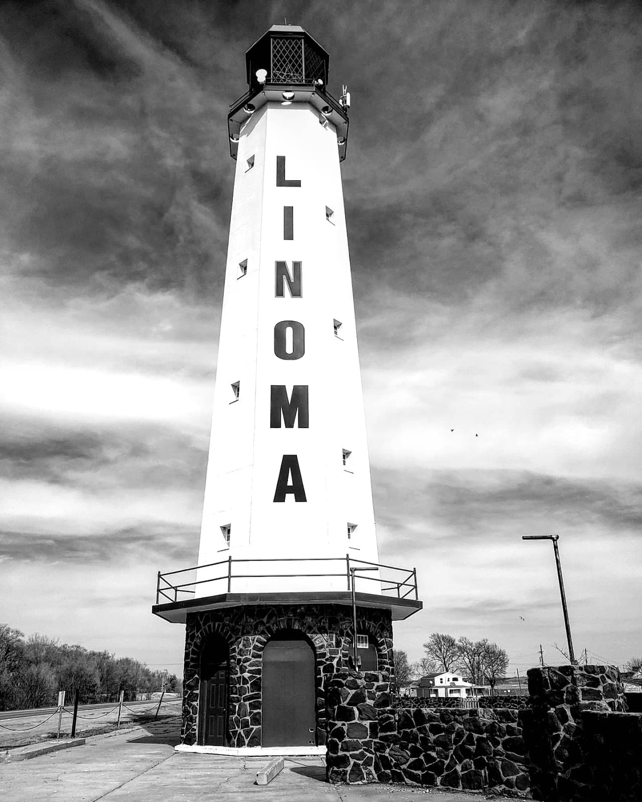Linoma Beach Lighthouse - Image 1