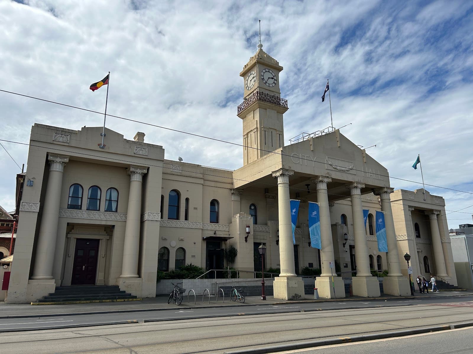 Richmond Town Hall - Image 1