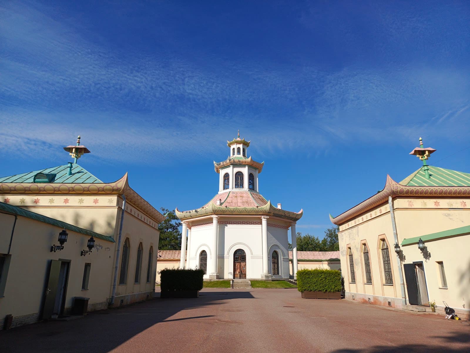 Chinese Village Pushkin - Image 1
