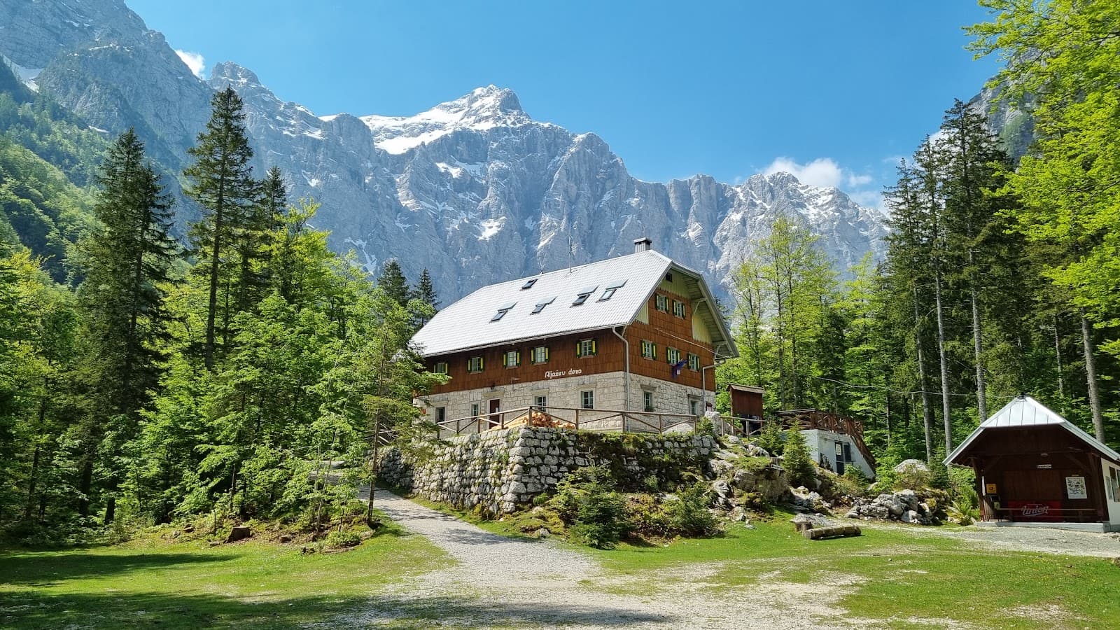 Vrata Valley (Aljažev dom) - Image 1