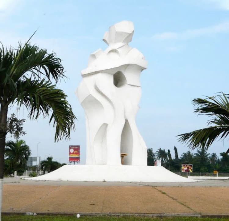 Akwaba Monument (Port-Bouët) - Image 1
