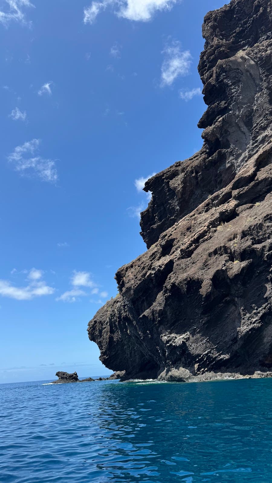 Los Gigantes Cliffs - Image 1