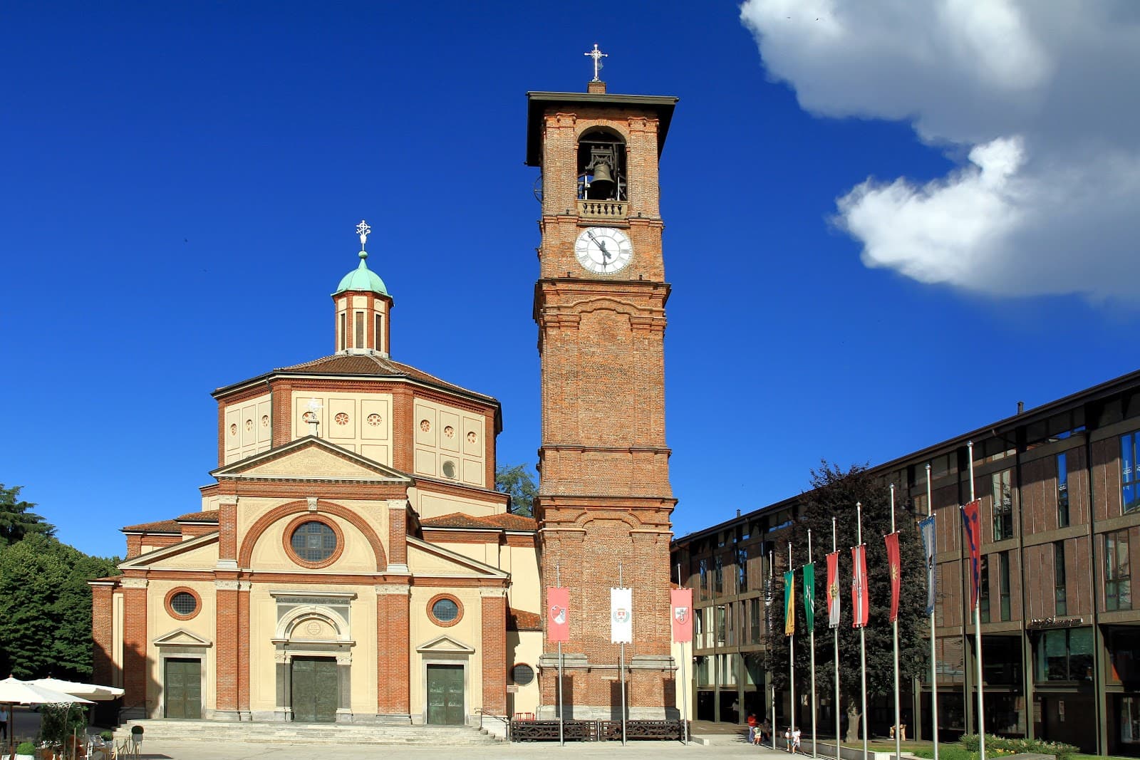 Basilica of San Magno - Image 1