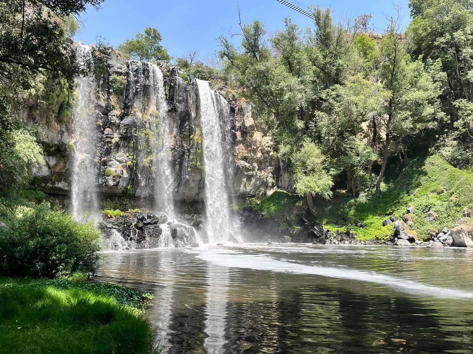 Atlihuetzia Waterfall - Image 1