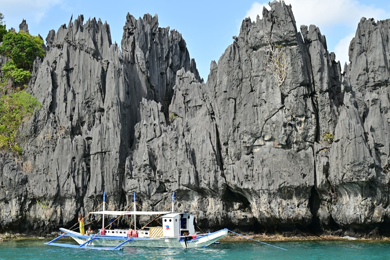 Small Lagoon Miniloc Island - Image 1