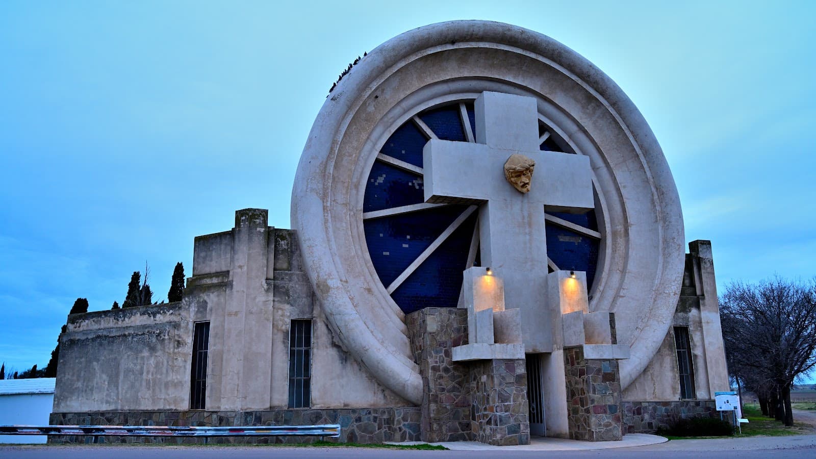 Saldungaray Cemetery Portal (Salamone) - Image 1