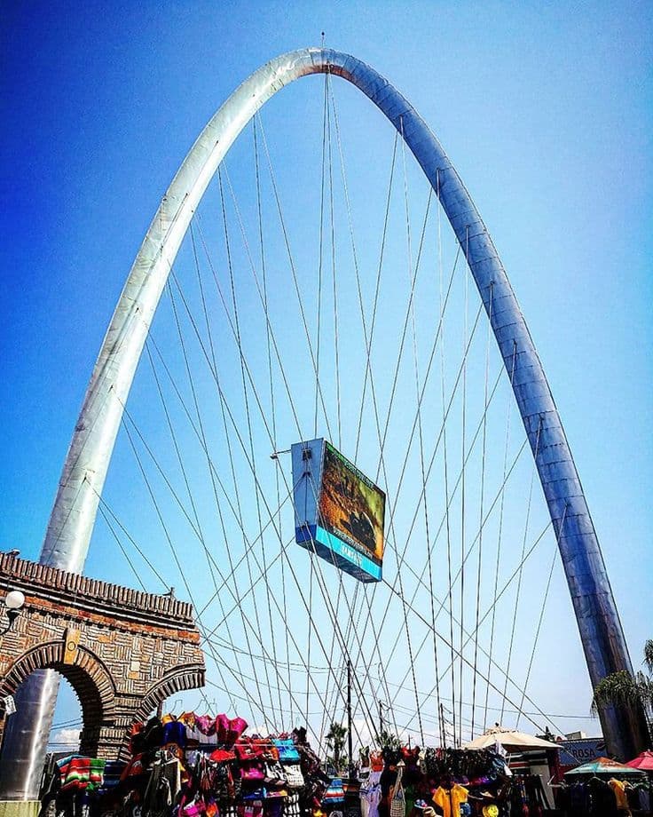 Plaza Santa Cecilia - Image 1