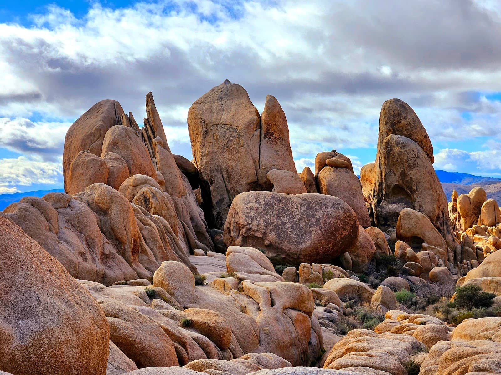Bouldering & Exploration