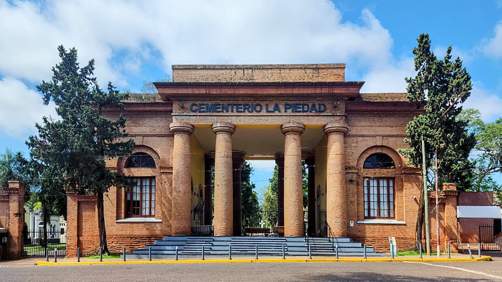 Cementerio La Piedad - Image 1