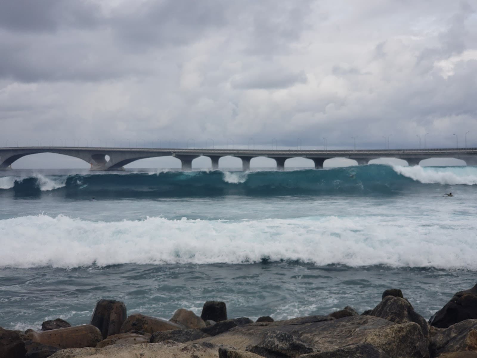 Raalhugandu Seawall Murals - Image 1