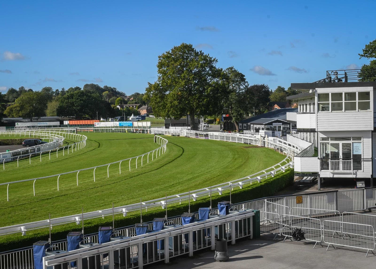Uttoxeter Racecourse - Image 1