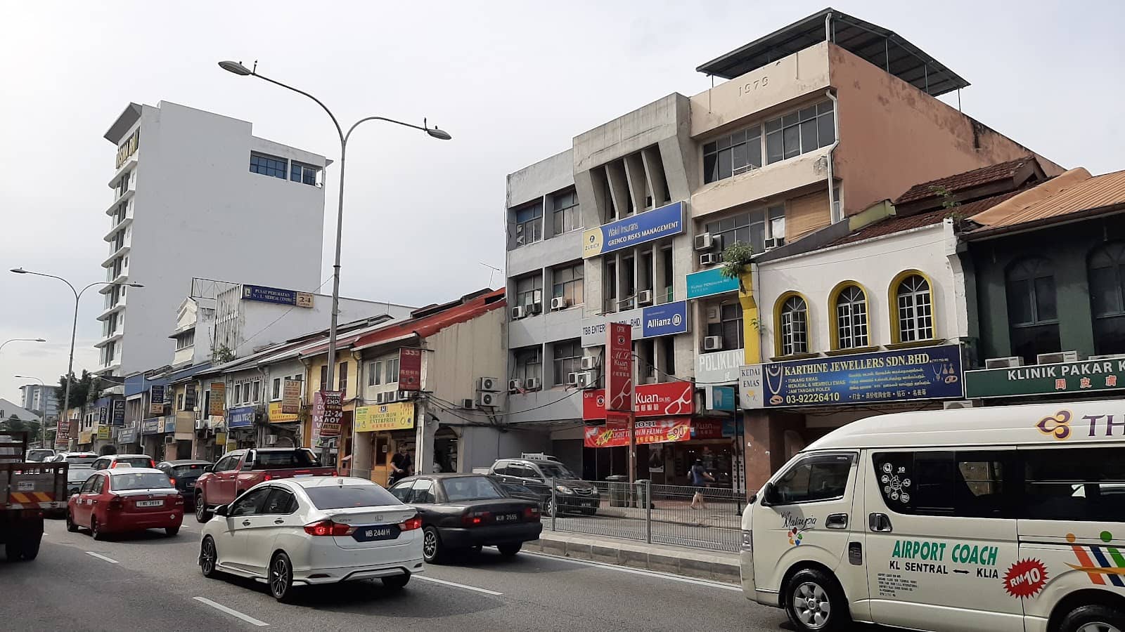 Shopping & Souvenirs