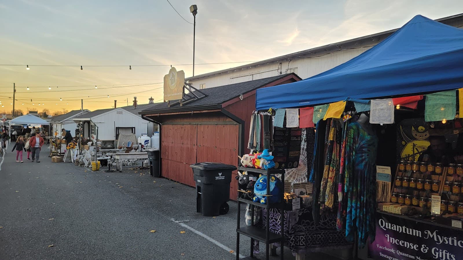 Root's Country Market and Auction - Image 1