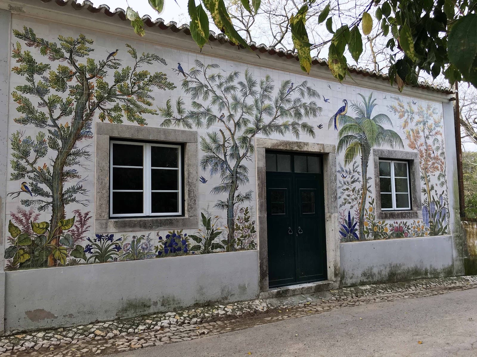Azulejos de Azeitão Tile Factory - Image 1