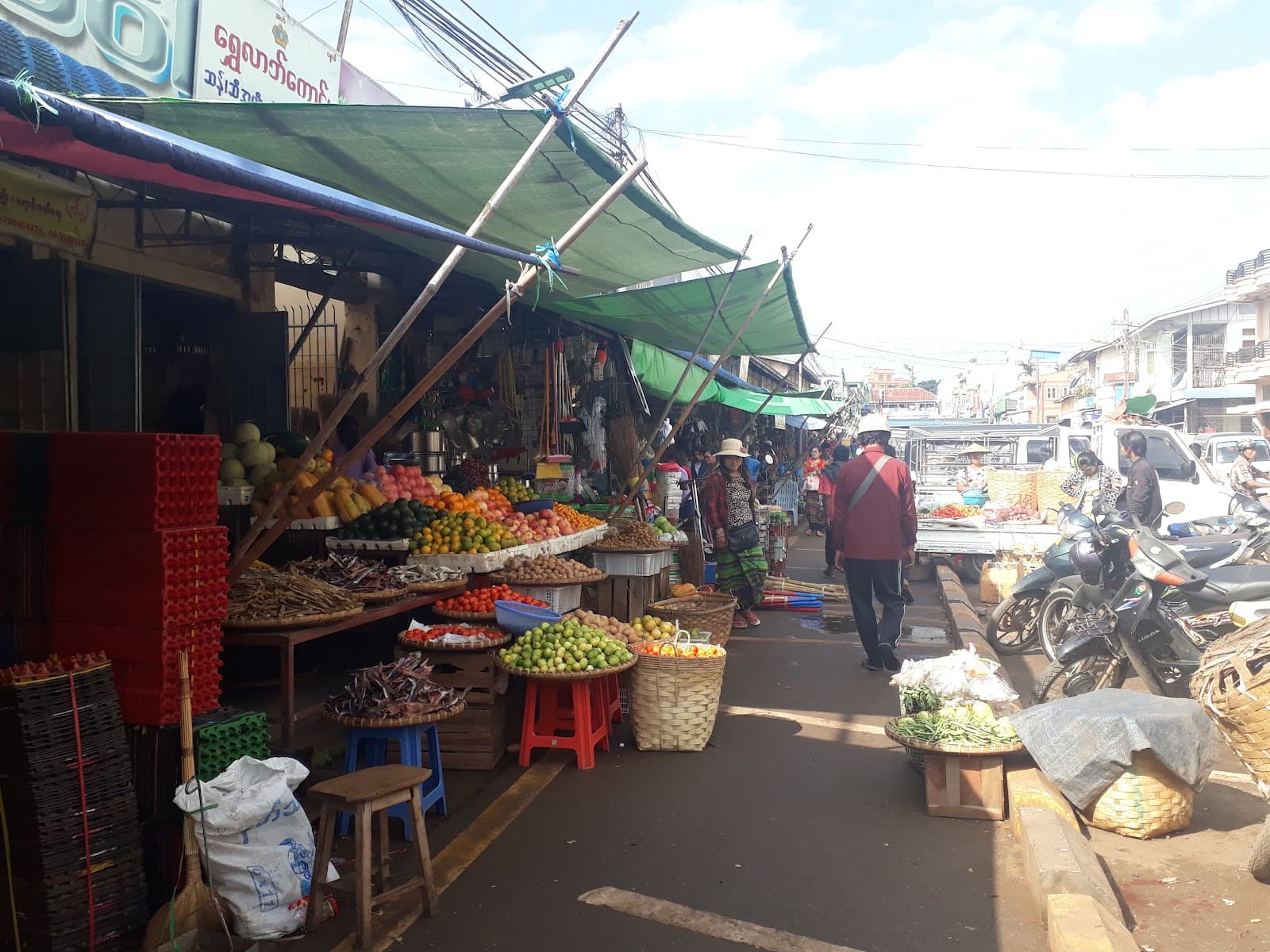 Pyin Oo Lwin Central Market - Image 1