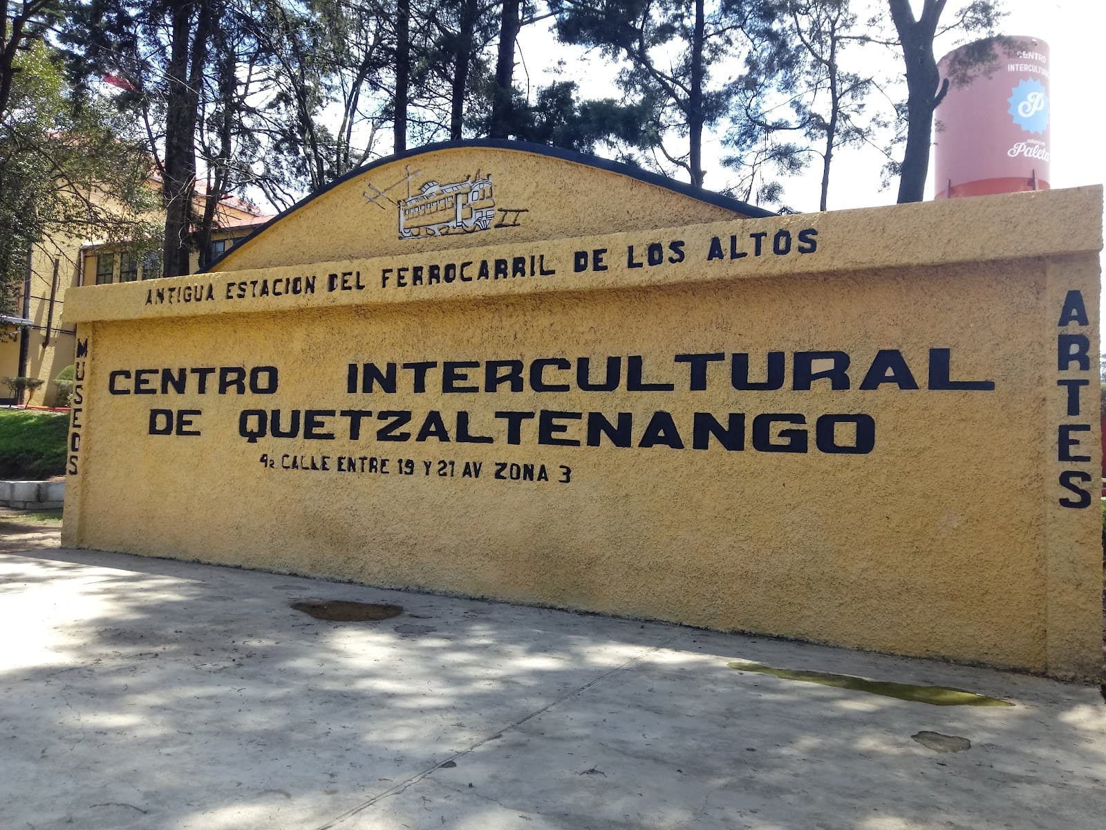 Centro Intercultural de Quetzaltenango - Image 1