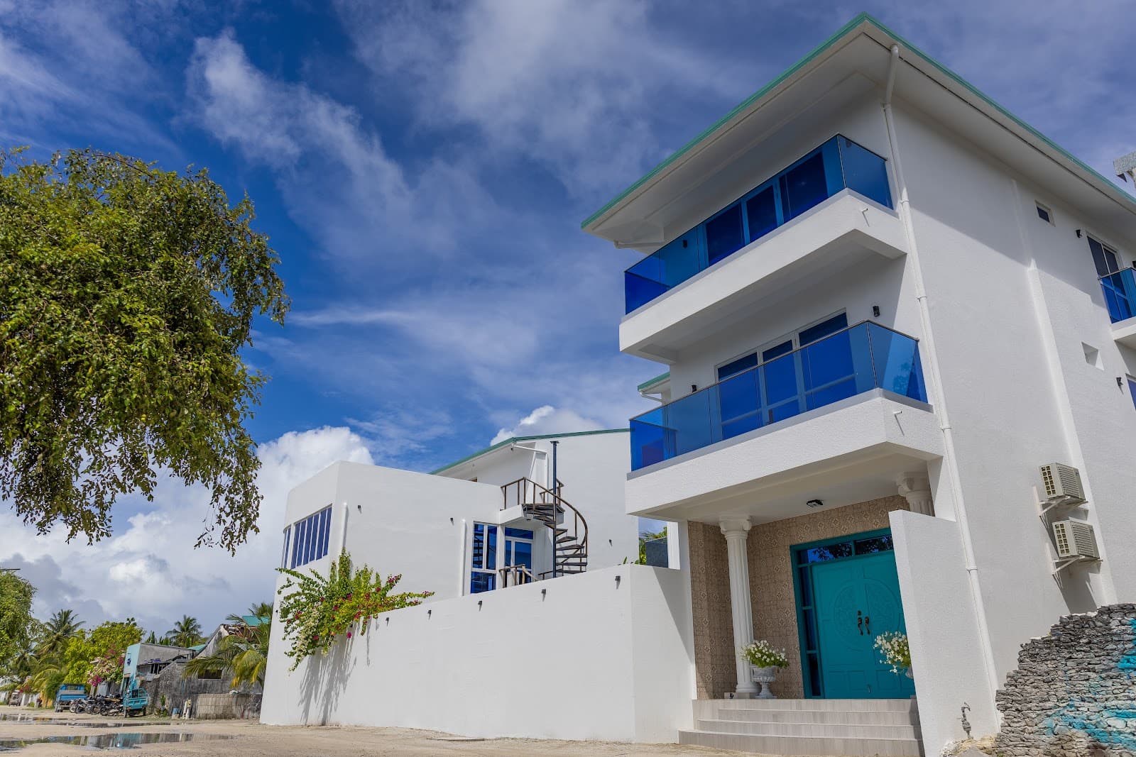 Beacons Gaafu Dhaalu - Image 1