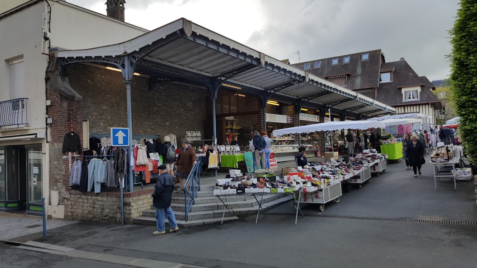 Marché de Villers-sur-Mer - Image 1