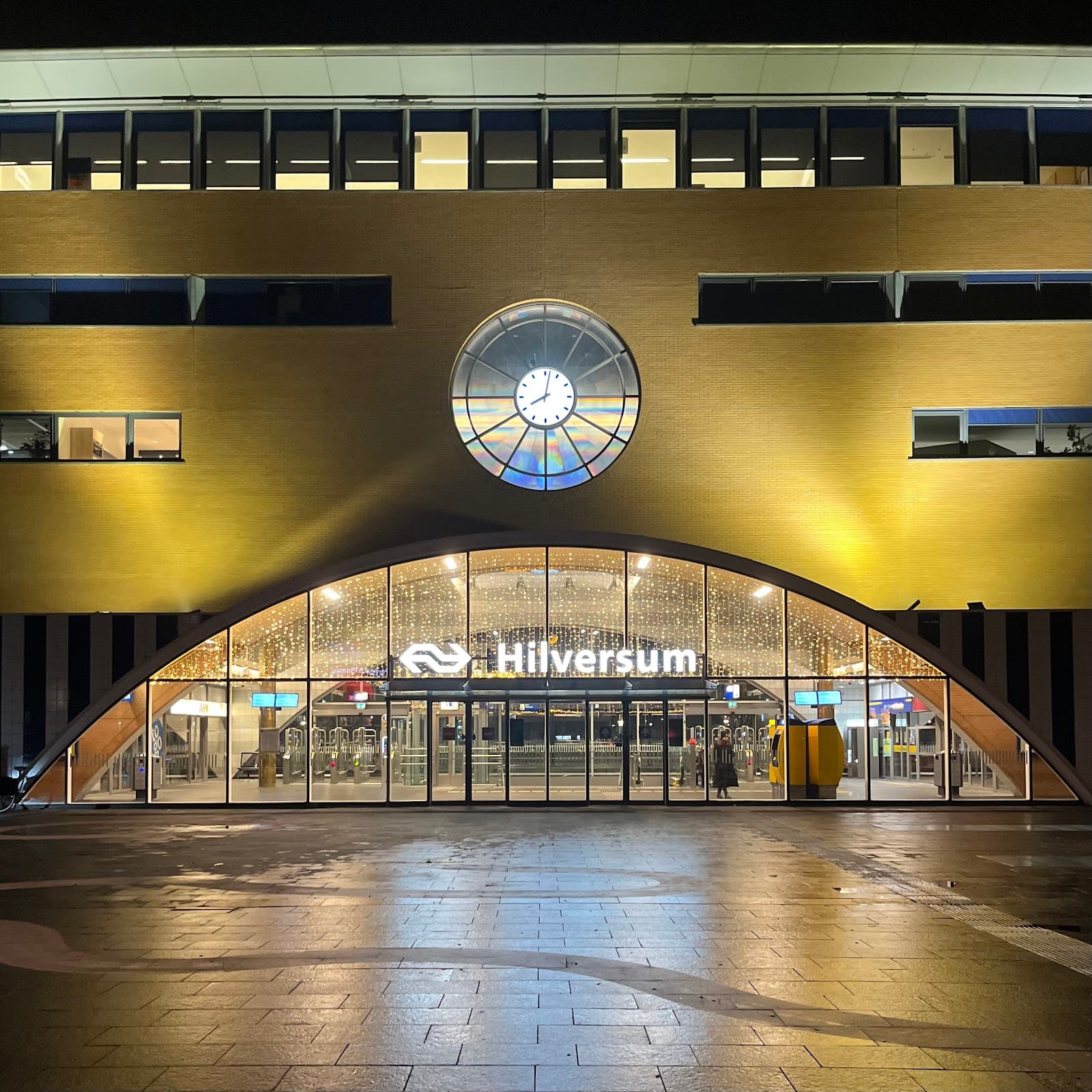 Hilversum Station - Image 1