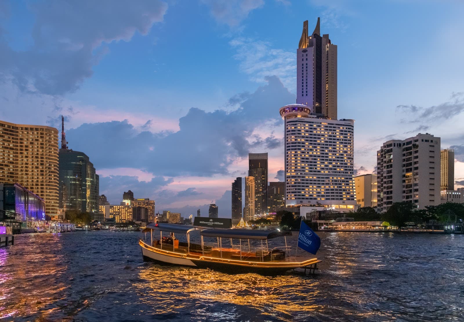 Millennium Hilton Bangkok - Image 1