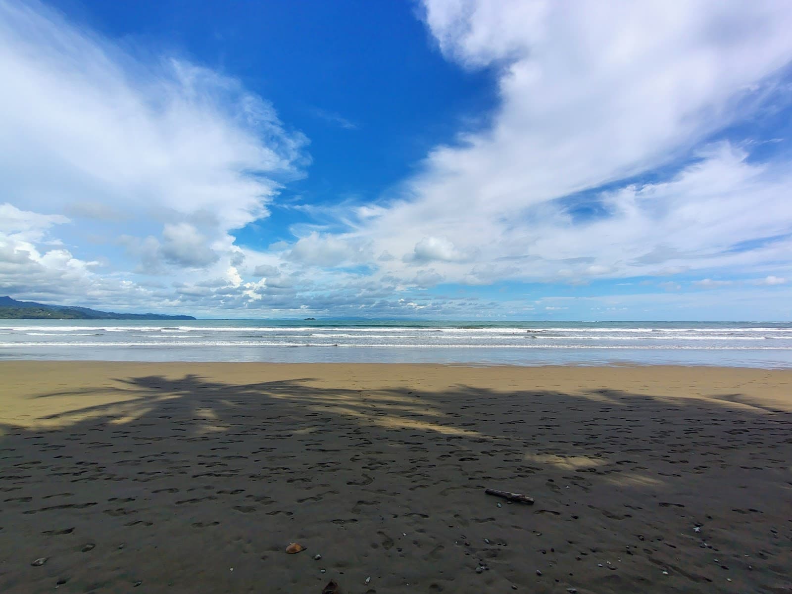 Punta Uvita Whale Tail - Image 1