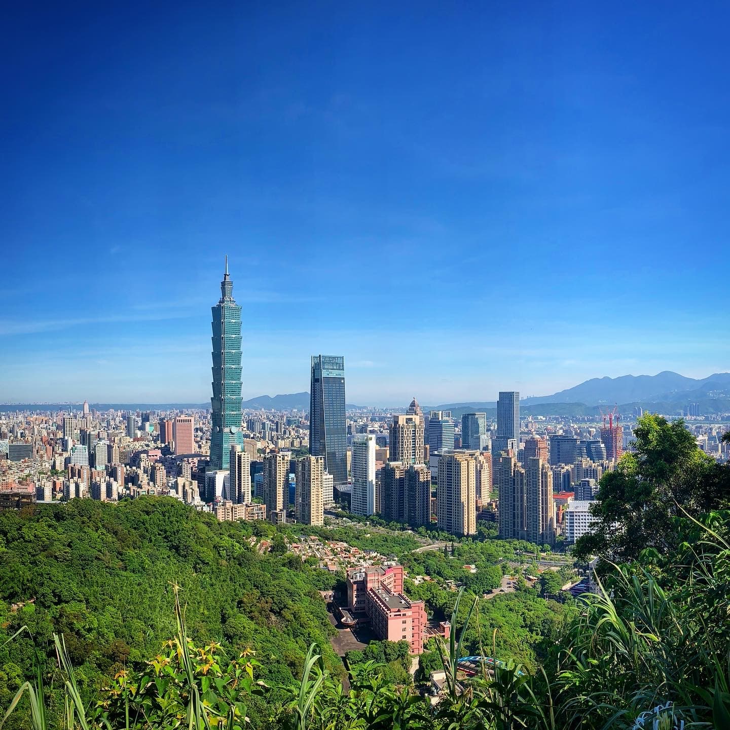 Elephant Mountain (Xiangshan) Taipei - Image 1
