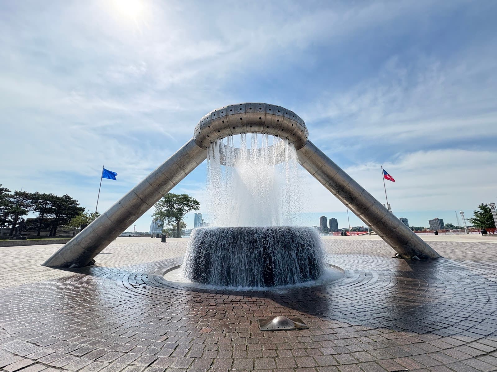 Dodge Fountain Hart Plaza - Image 1