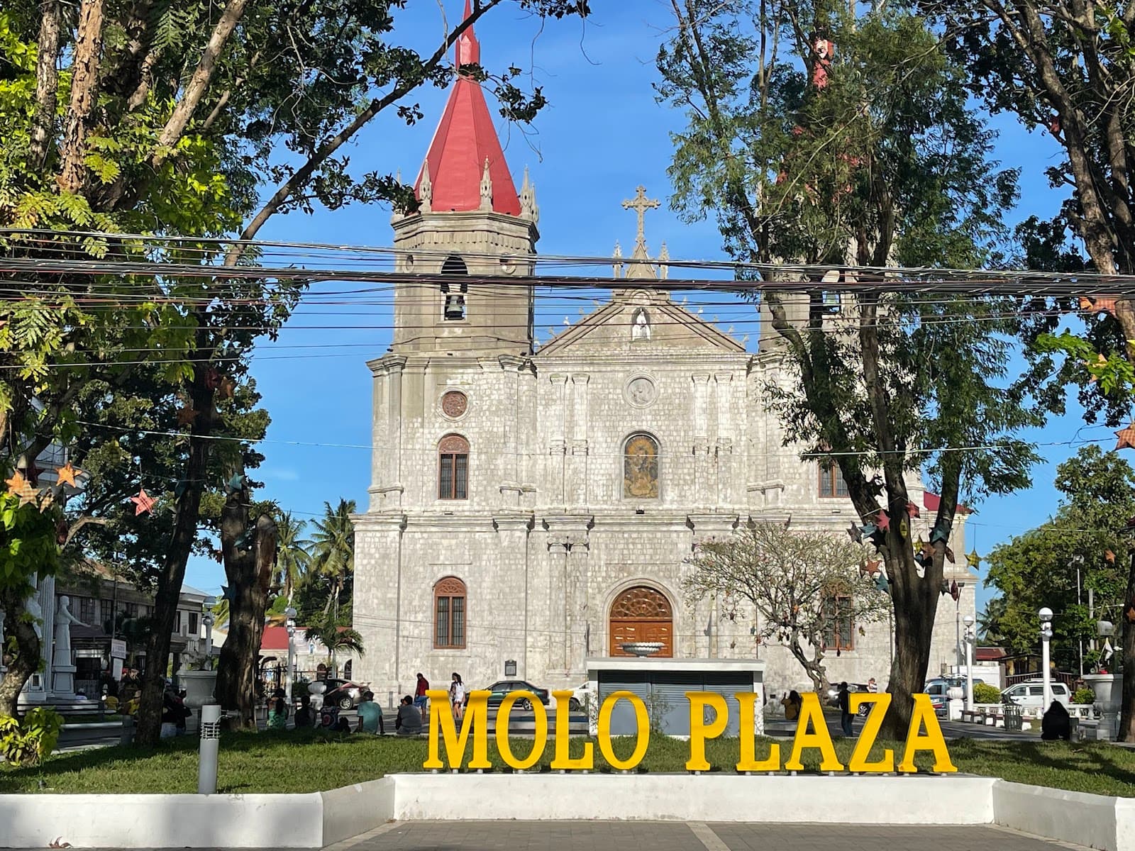 Molo Plaza - Image 1