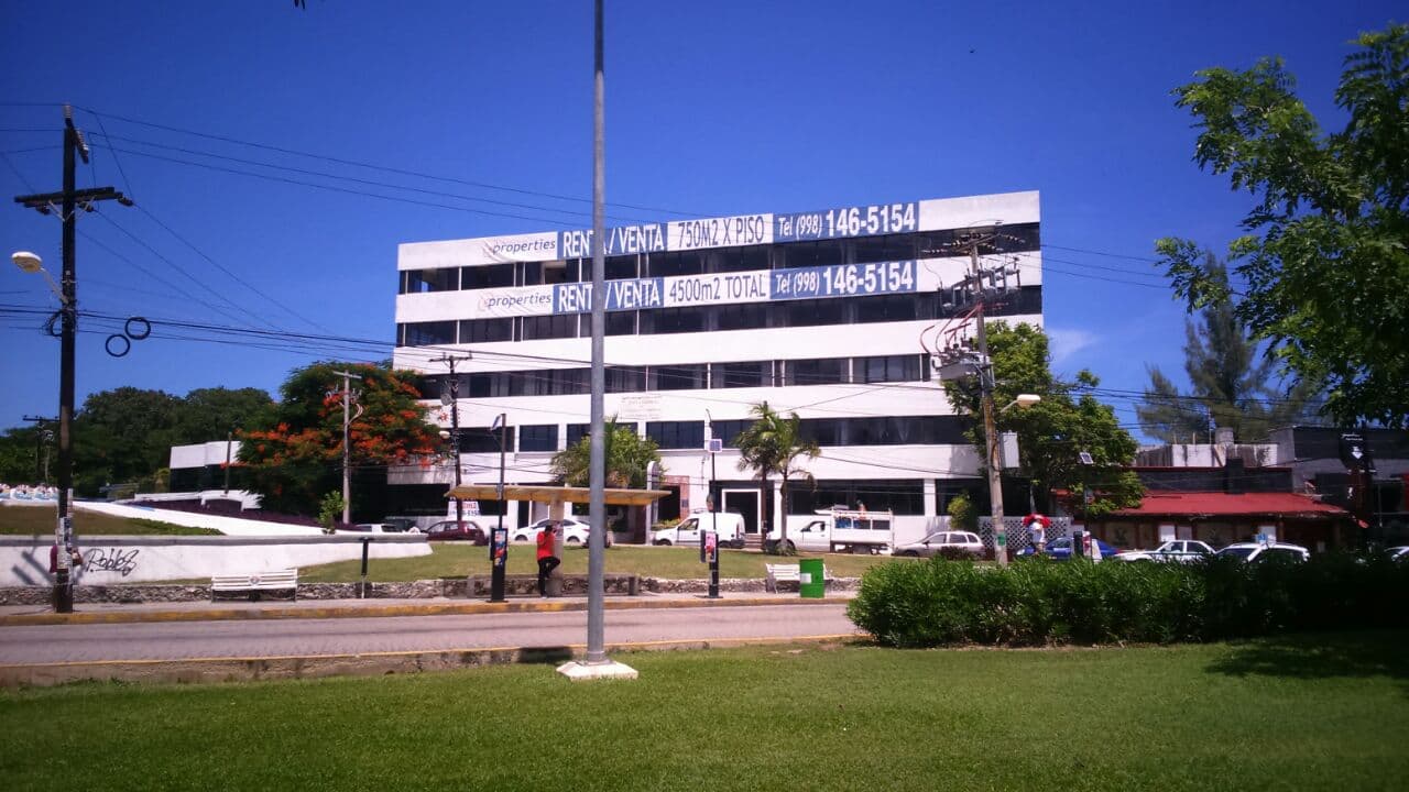 Avenida Nader Cancún - Image 1